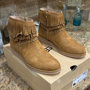 UGG Women's Ankle Boots with Fringe - Brown